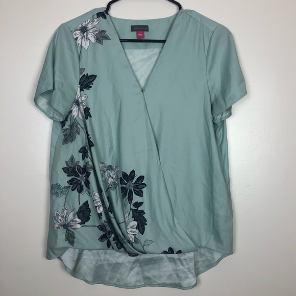 Vince Camuto Tops - Vince Camuto Floral Cross Over Short Sleeve Top